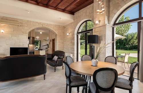 Platanias Town Villa | Villas Platanias 2 bedroom villa with a heated pool