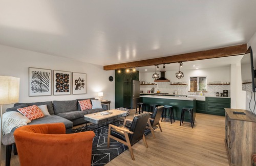 Guerneville House | Vinewood Lodge - Amazing Vineyard Views, Spacious, Remodeled Home