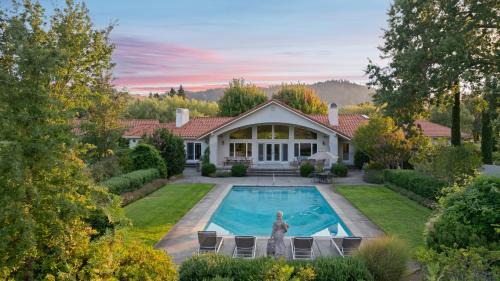 Kenwood House | Vineyard Estate w Pool Spa Bocce Ball Mins to Wineries Park Lawndale Road by AvantStay