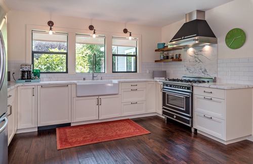 Guerneville House | Vineyard View. Main house + Swimming Pool; a Resort Feel in a Vineyard Setting!