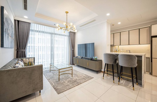 Hang Xanh Apartment | Vinhomes Central Park 3BR Suites View Landmark 81