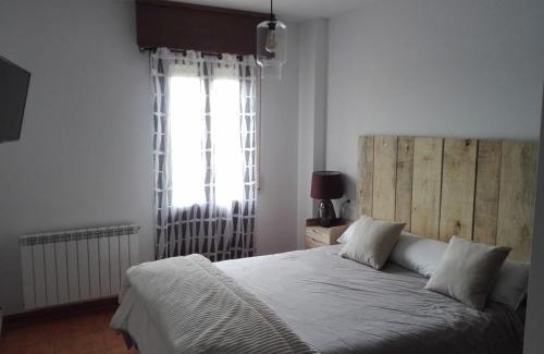 Sojuela Apartment | Vino Montaña & jardín Garaje NETFLIX WIFI INCLUIDO,