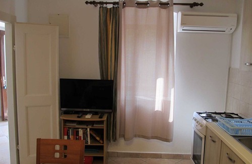 Veli Losinj Apartment | Vintage 3-Bedroom Apartment