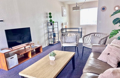 Southwest Village House | "Vintage 8" King Bed Walk to Old Town Scottsdale