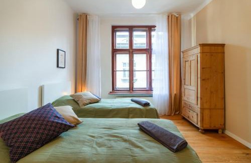 Wesoła Zachod Apartment | Vintage Charm-3 Bedrooms-old Town