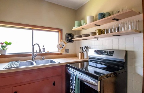 Saugerties South House | Vintage charm with modern conveniences on the water in Saugerties, NY!