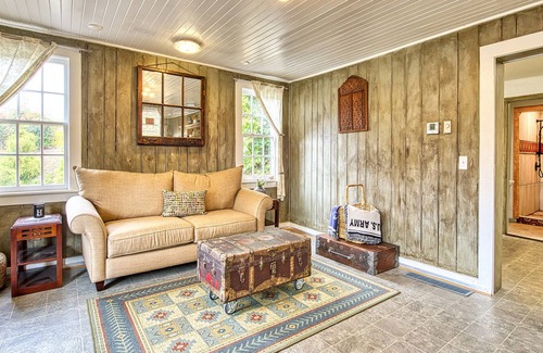 Waynesville Cottage | Vintage Cottage Downtown Waynesville