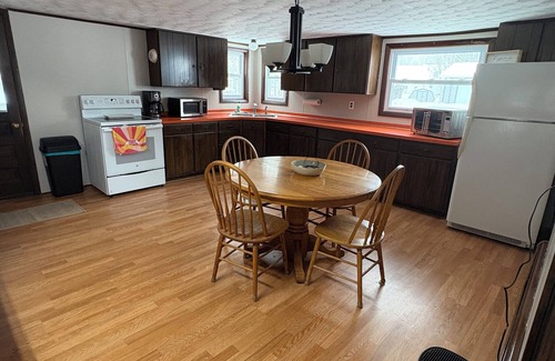 Alpena Cottage | Vintage cottage with WiFi in Alpena - 5 bedrooms available