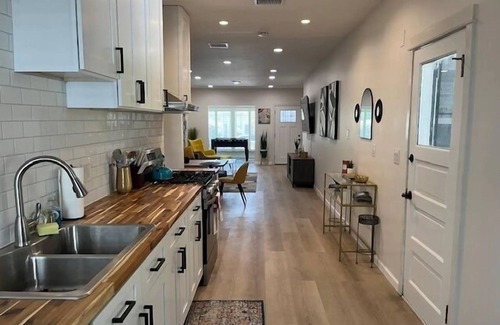 East Hollywood House | Vintage Hollywood 4br Duplex.