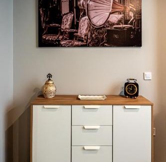Piraeus Apartment | Vintage Road Apartment in Piraeus