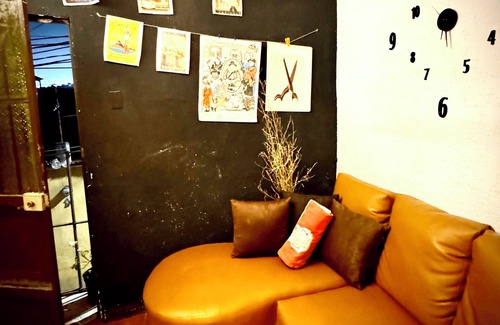 Antigua Guatemala Apartment | Vintage Stay in Antigua with Balcony & Terrace. Pet Friendly
