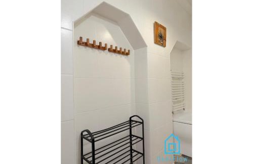 Wrzeszcz House | Vinyl Room - Charming Place, 15 Minutes to Gdańsk Old Town & Seaside