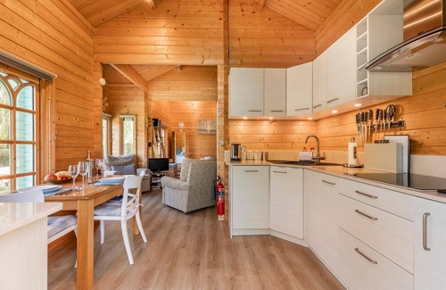 Neatishead Cabin | Violet Lodge | Easy access to Norfolk Broads - Norfolk Holiday Properties.