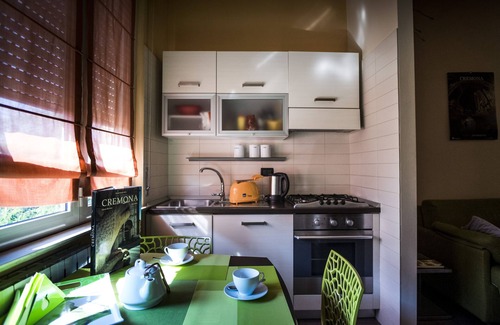 Cremona Apartment | VIOLINS AND MUSIC APARTMENT IN DOWNTOWN CREMONA - AT ANTONELLA'S HOUSE -