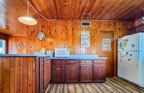 Surf City House | Virginia's Beach - Cozy Oceanfront Beach Cottage!