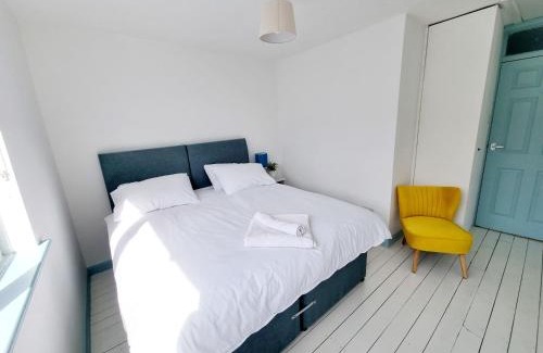 Seaford Apartment | Visit Seaford Apartment - 4 Bedrooms