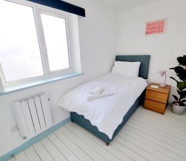Seaford Apartment | Visit Seaford Apartment - 4 Bedrooms