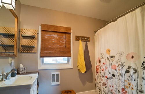 Gardiner Cabin | Visit Yellowstone with a Private Guide - Come Home to an Amazing River View