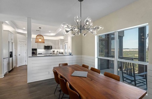 Apache Shores House | Vista Grande - Scenic Lake Austin Retreat