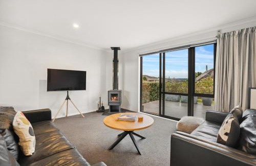 Lowburn House | Vista Haven - Bannockburn Holiday Home