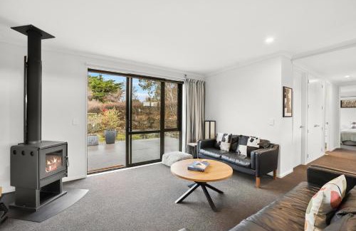 Lowburn House | Vista Haven - Bannockburn Holiday Home