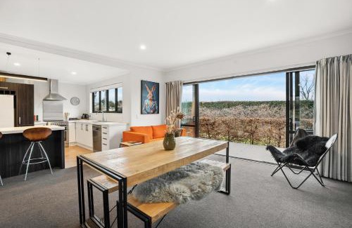 Lowburn House | Vista Haven - Bannockburn Holiday Home