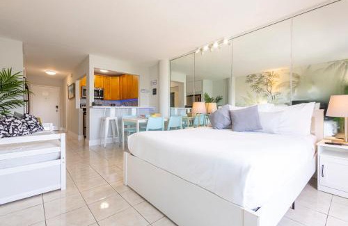 North Bay Village Apartment | Vista Mar: Bay Views Close to Miami Attractions
