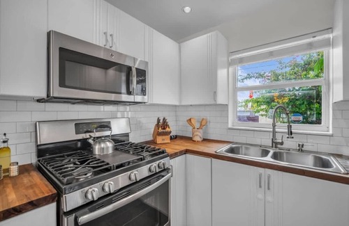 North Miami House | Vista Mar Scenic 3BR Family Waterfront w Private Dock