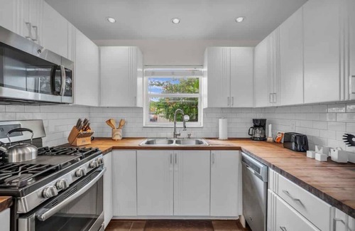 North Miami House | Vista Mar Scenic 3BR Family Waterfront w Private Dock