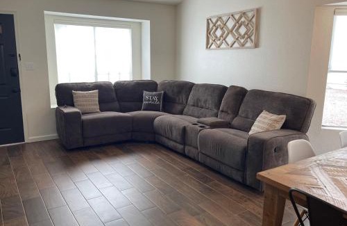 Sierra Vista House | Vista Retreat - Country Club Estates