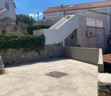 Ustrine House | Vita Vacation Home