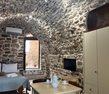 Olympi Apartment | Vlychos Olympi Lodges - Chios Cozy Getaways