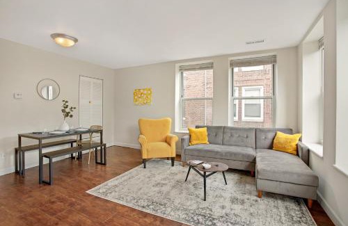 DeBaliviere Place Apartment | Vogue Apartment next to ForestPark/WashU/BJC