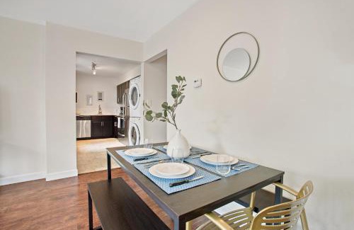 DeBaliviere Place Apartment | Vogue Apartment next to ForestPark/WashU/BJC