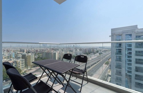 Discovery Gardens Apartment | Vogue | Elegance at Pearlz near Metro