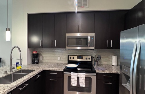 Grantville Apartment | Vora Mission Valley East– Elegant 1BRs with quartz kitchen and resort-style pool