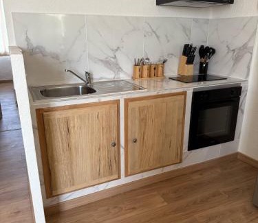 Riez Apartment | Vous viendrez vivre ici 2 pièces champ de blé garage à moto