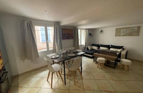 Riez Apartment | Vous viendrez vivre ici , 3 pièces châtaignier garage à moto