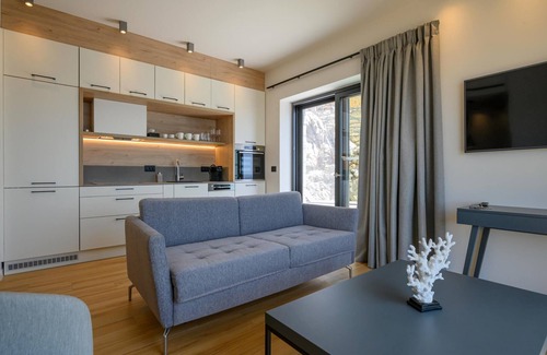 Lefktron Apartment | Vrahos Executive Suite