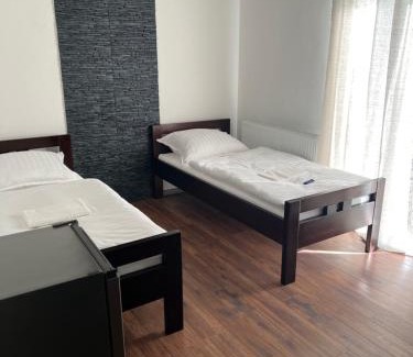 Hruba Vrbka House | Vrbecká restaurace- penzion 1