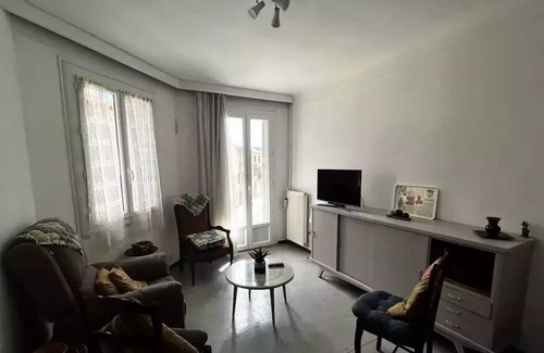 Catllar House | Vrbo Property