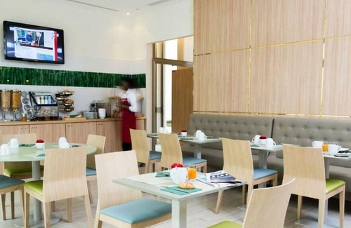 Vincennes Apartment | Vrbo Property