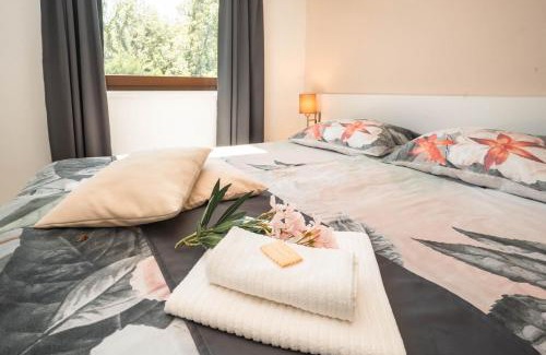 Klimno Apartment | VSG Resort - 200m from Beach, Pool, Sauna & Jacuzzi