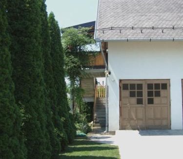 Balatonboglar Apartment | VUCA medencés, klimatizált Apartmanház
