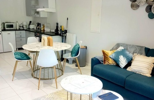 Auray Apartment | Vue Exceptionnelle : 2 Pièces sur le Port de St-goustan