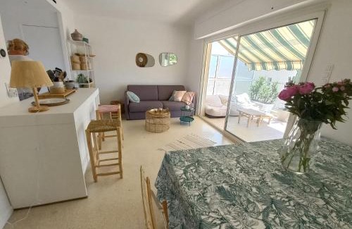 Cannes Old Town Apartment | Vue mer à couper le souffle - nouveau entièrement rénové