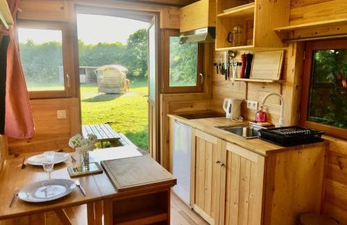 La Chapelle-Cecelin House | Vue Poneys, 40min Mt St Michel 30min Mer Draps Serviettes Baie Normandie Cottage