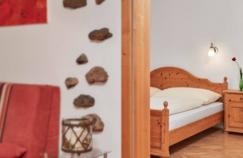 Gruisla Bed & Breakfast | Vulkanzimmer - ab 3 Nächten - Winzerhof Klöckl