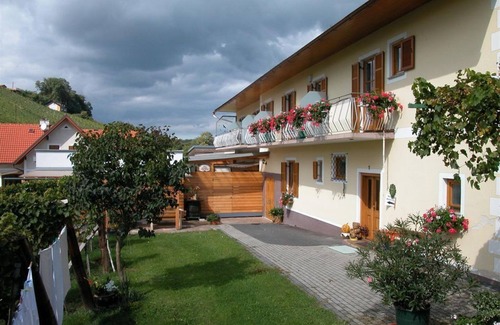 Gruisla Bed & Breakfast | Vulkanzimmer - ab 3 Nächten - Winzerhof Klöckl