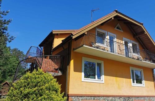 Mragowo House | Wędzarnia pod lasem - Pokoje
